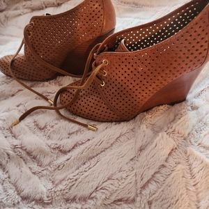 Tory Burch wedge 5" platform boot